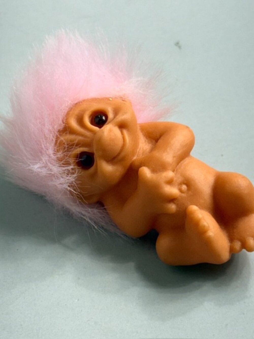 Vintage Russ Berrie Troll Toy Figure Pixie Elf Pink Hair Baby Naked Putti Babies